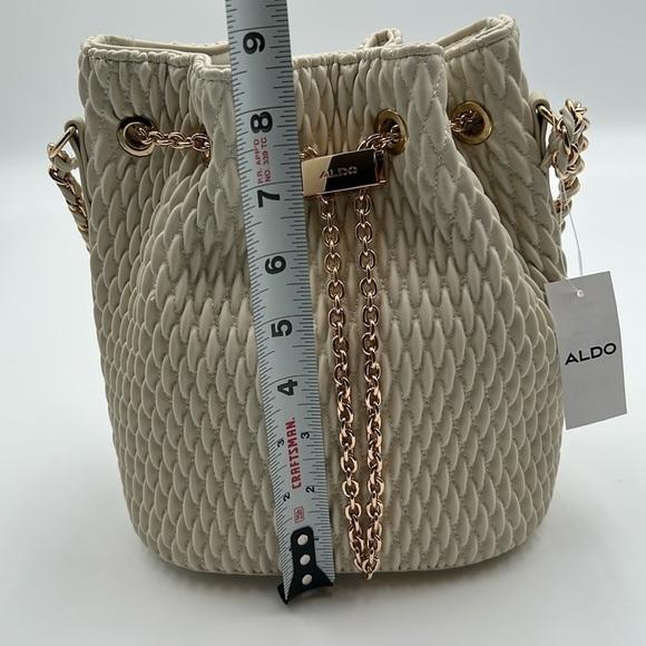 1707- Aldo Natalyaa Beige Quilted Bucket Crossbody Bag Vegan Leather NWT - Picture 7 of 13